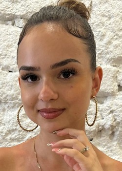 Adelina  241001